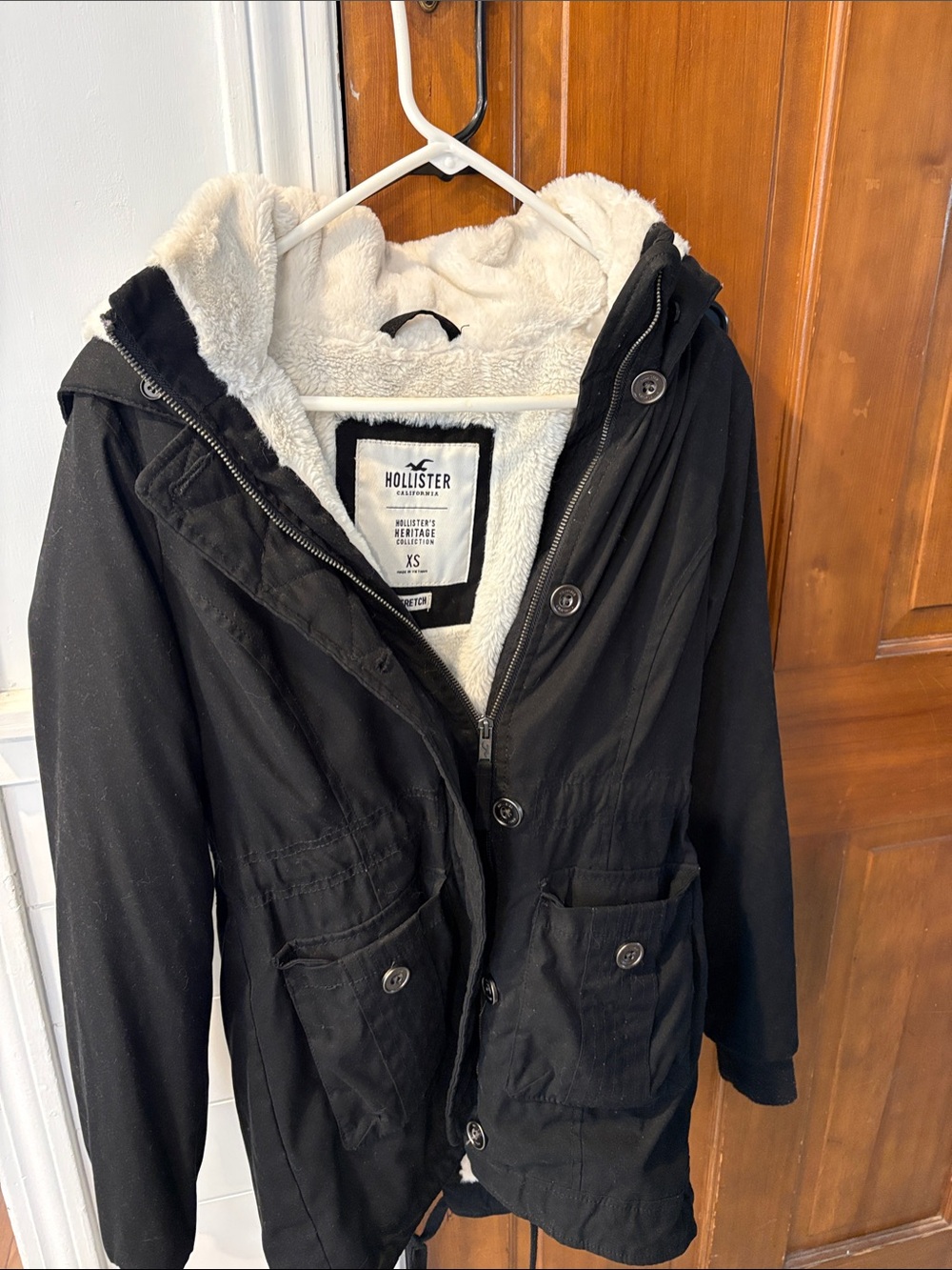 Hollister Women’s Black Faux-Sherpa Lined Parka Jacket